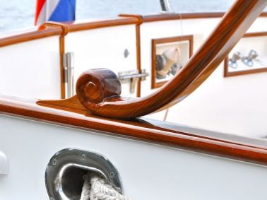 essence-refits-grandbanks46-02