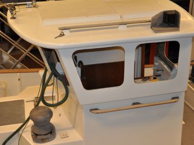 essence-refits-pampus-fisher25-08